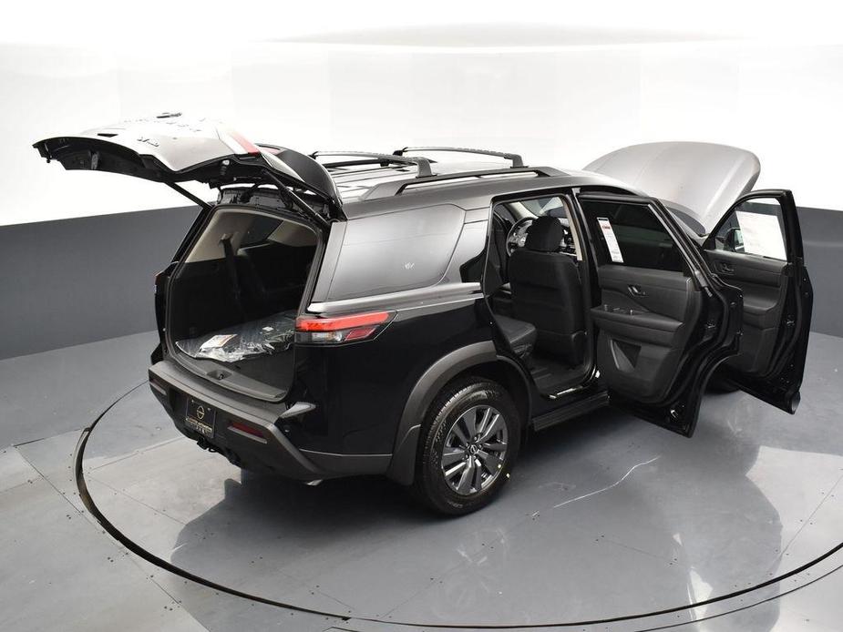 new 2024 Nissan Pathfinder car, priced at $38,325