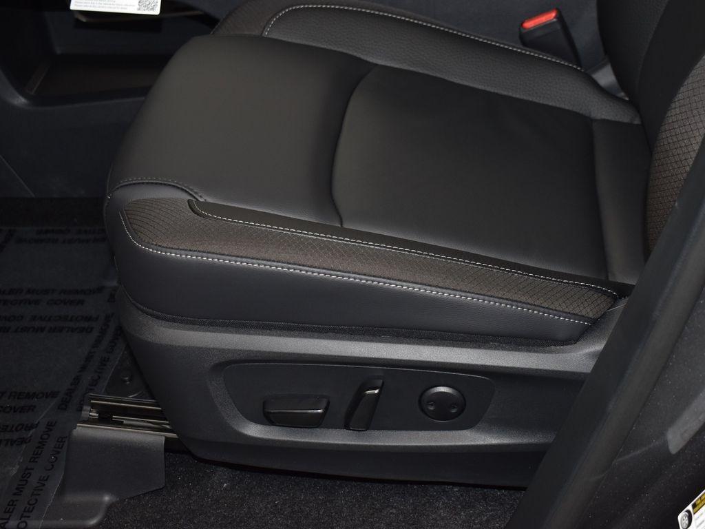 new 2025 Nissan Pathfinder car, priced at $43,430