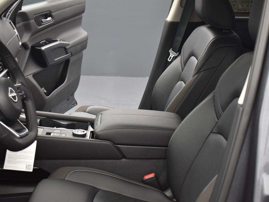 new 2025 Nissan Pathfinder car, priced at $43,430