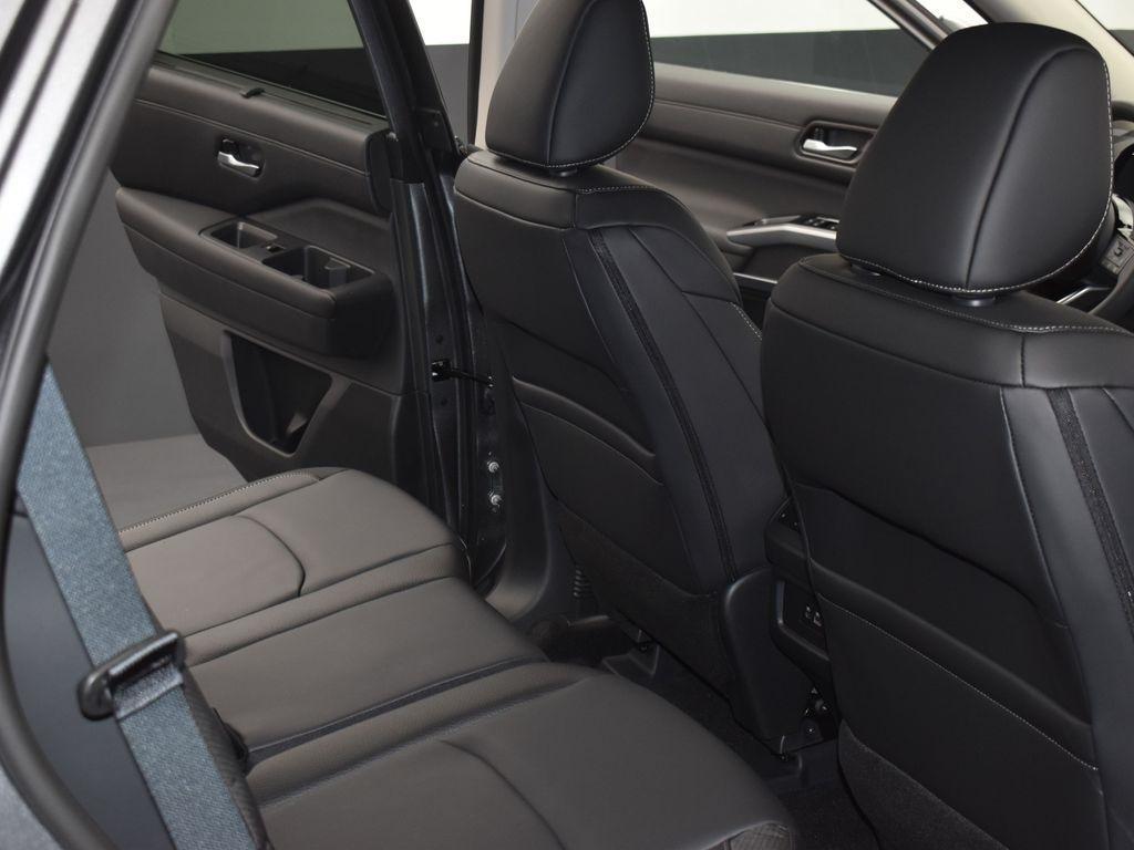 new 2025 Nissan Pathfinder car, priced at $43,430