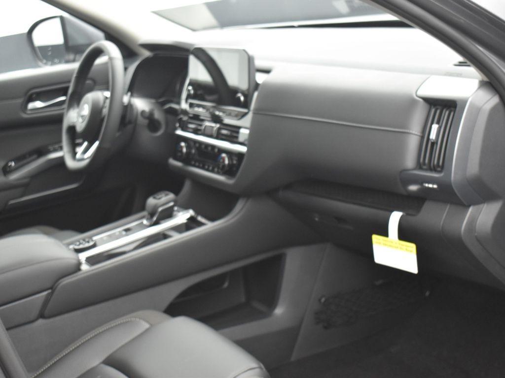 new 2025 Nissan Pathfinder car, priced at $43,430