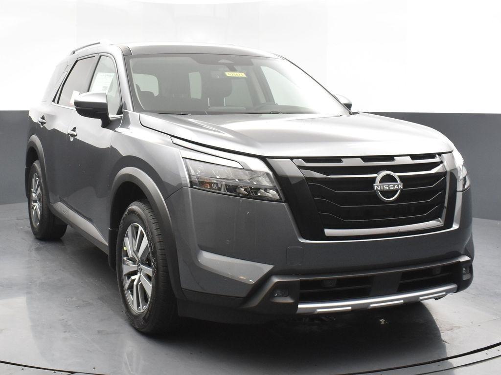 new 2025 Nissan Pathfinder car, priced at $43,430