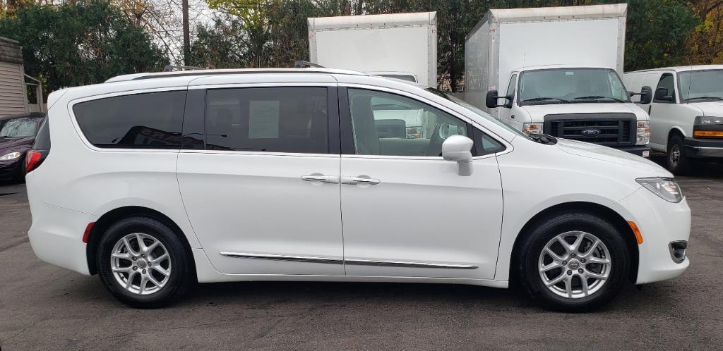 used 2020 Chrysler Pacifica car, priced at $14,950