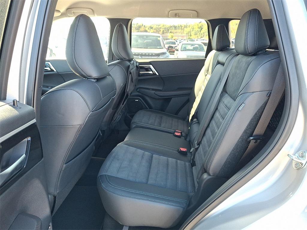 new 2025 Mitsubishi Outlander car, priced at $32,960