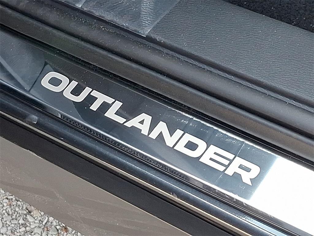 new 2025 Mitsubishi Outlander PHEV car, priced at $44,730