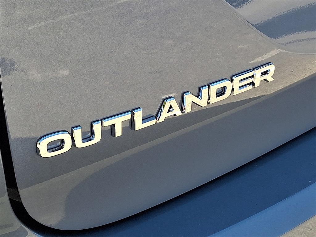 new 2025 Mitsubishi Outlander car, priced at $33,365