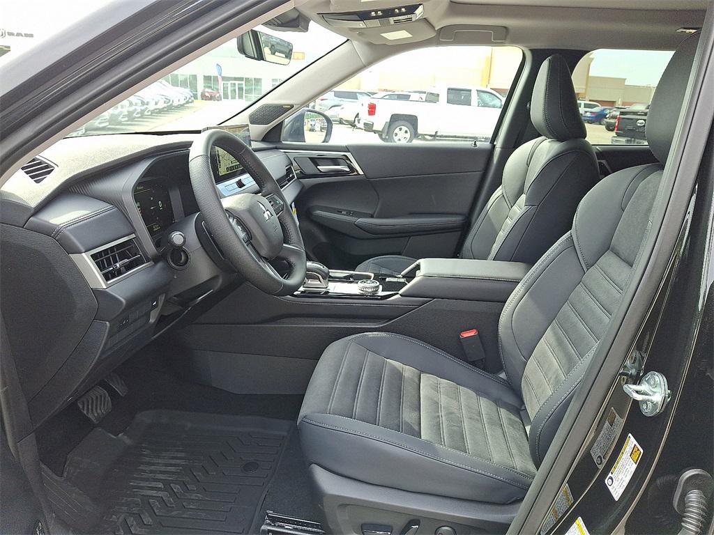 new 2025 Mitsubishi Outlander car, priced at $35,625