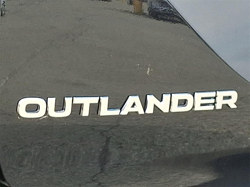 new 2025 Mitsubishi Outlander car, priced at $35,625