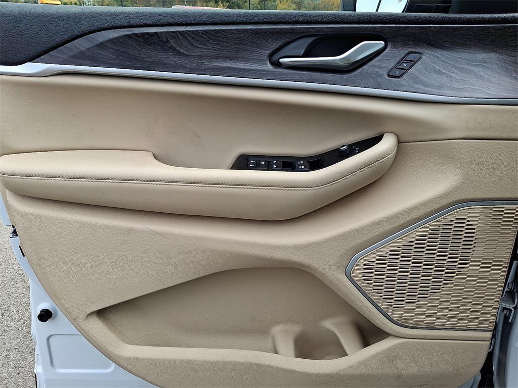 used 2022 Jeep Grand Cherokee L car, priced at $31,176