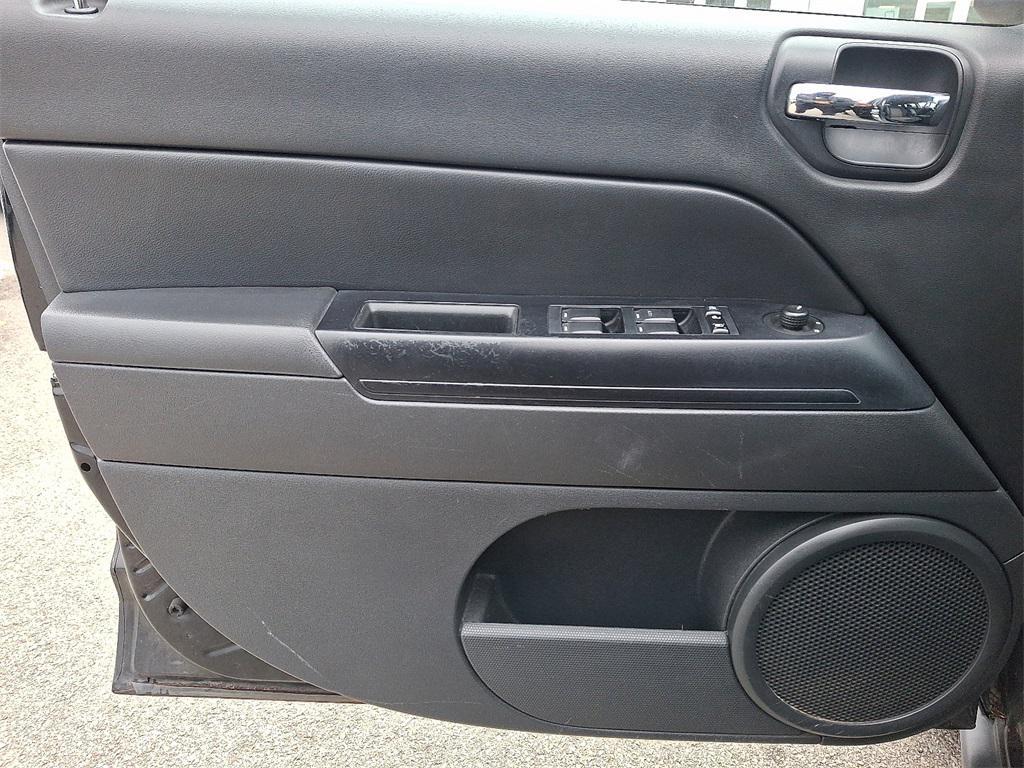 used 2014 Jeep Compass car, priced at $6,404