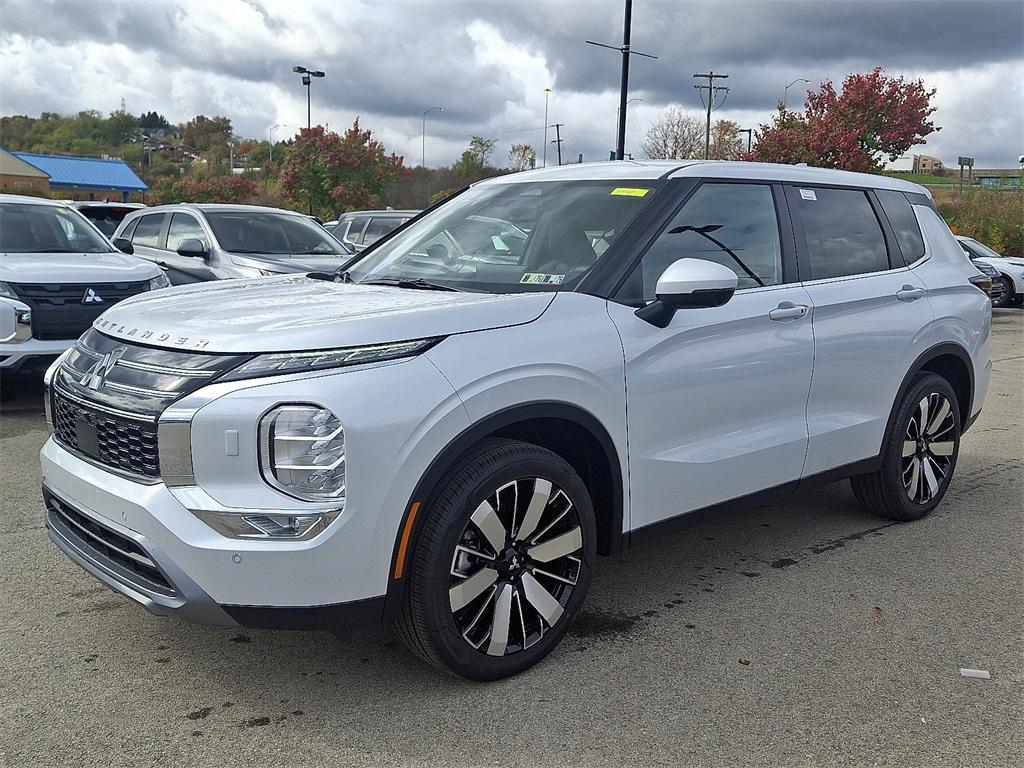 new 2025 Mitsubishi Outlander car, priced at $33,645