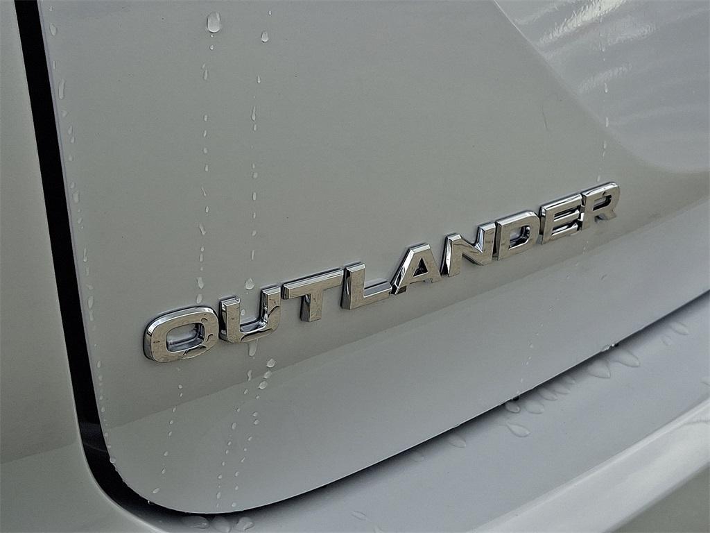 new 2025 Mitsubishi Outlander car, priced at $33,645