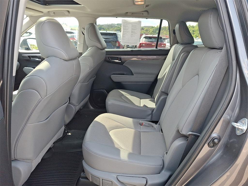 used 2021 Toyota Highlander car, priced at $28,360