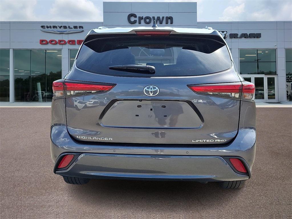 used 2021 Toyota Highlander car, priced at $28,360