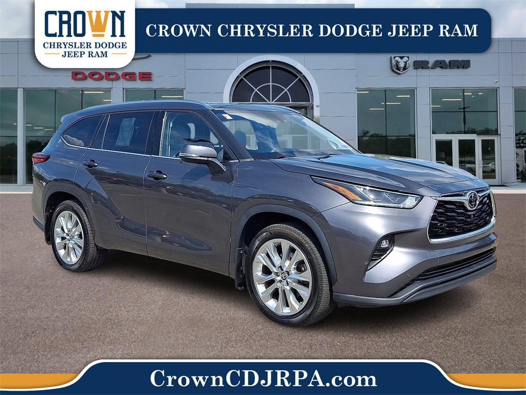 used 2021 Toyota Highlander car, priced at $28,360