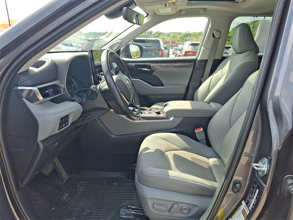 used 2021 Toyota Highlander car, priced at $28,360