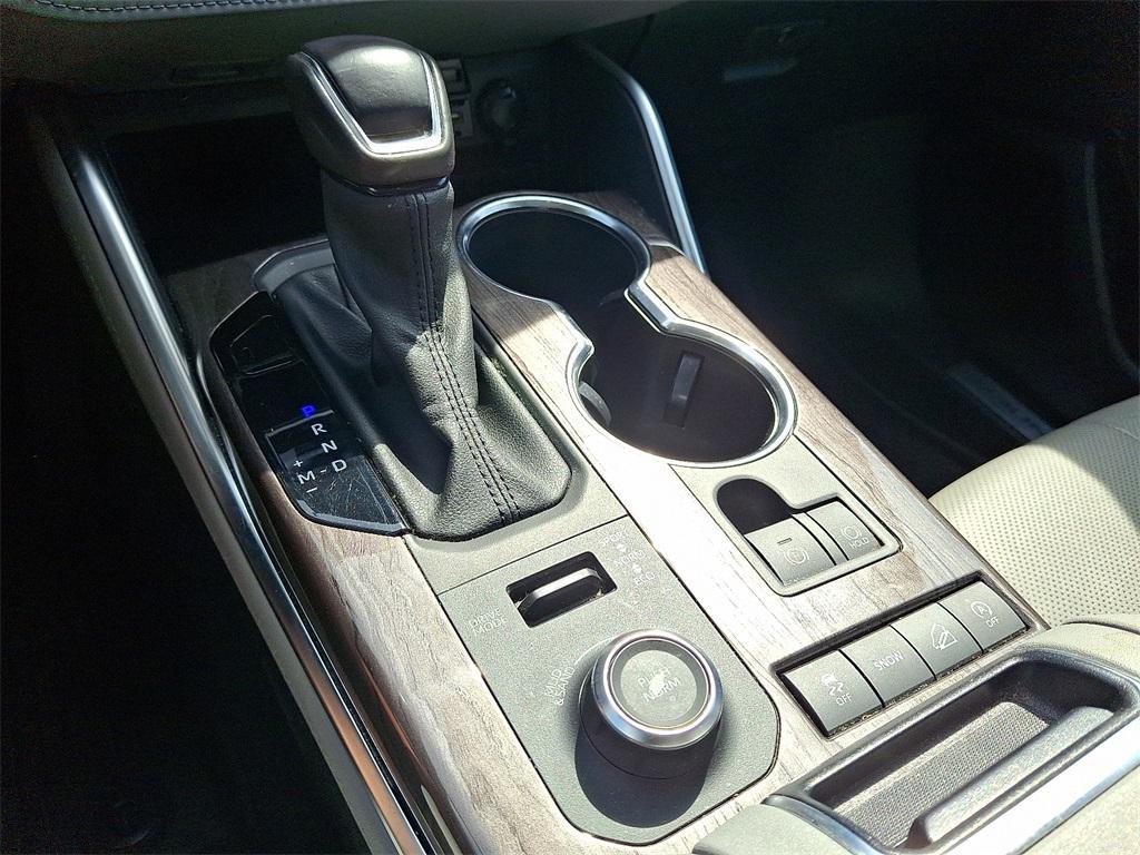 used 2021 Toyota Highlander car, priced at $28,360