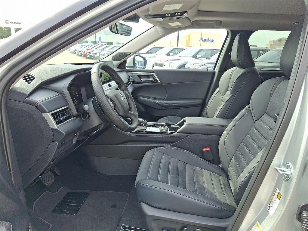 new 2025 Mitsubishi Outlander car, priced at $34,765