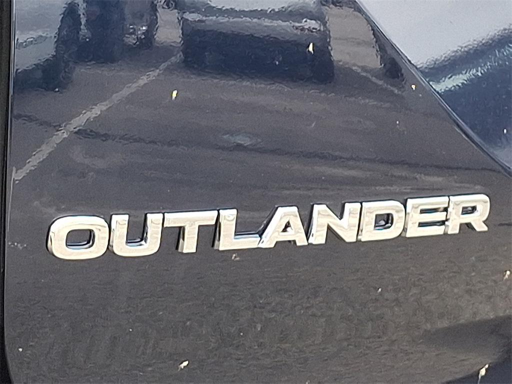 new 2025 Mitsubishi Outlander PHEV car, priced at $40,680