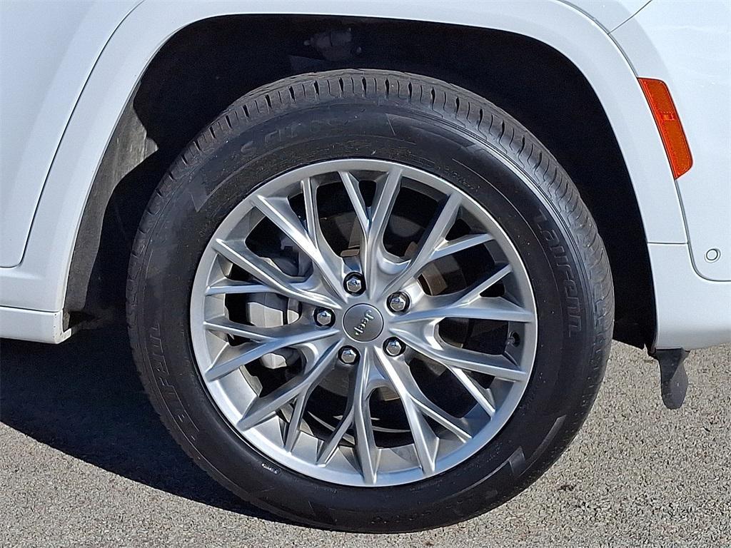 used 2024 Jeep Grand Cherokee car, priced at $47,349