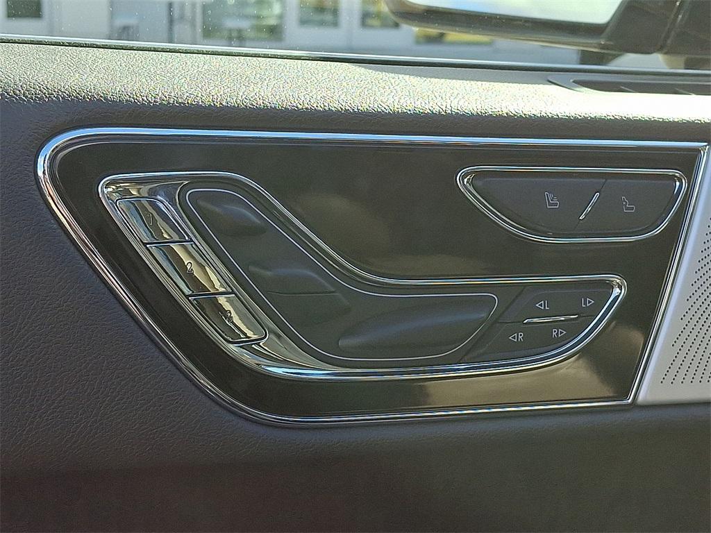 used 2022 Lincoln Navigator car, priced at $51,990