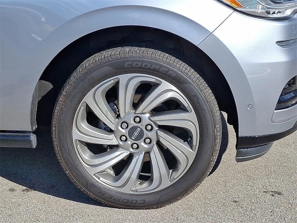 used 2022 Lincoln Navigator car, priced at $51,990