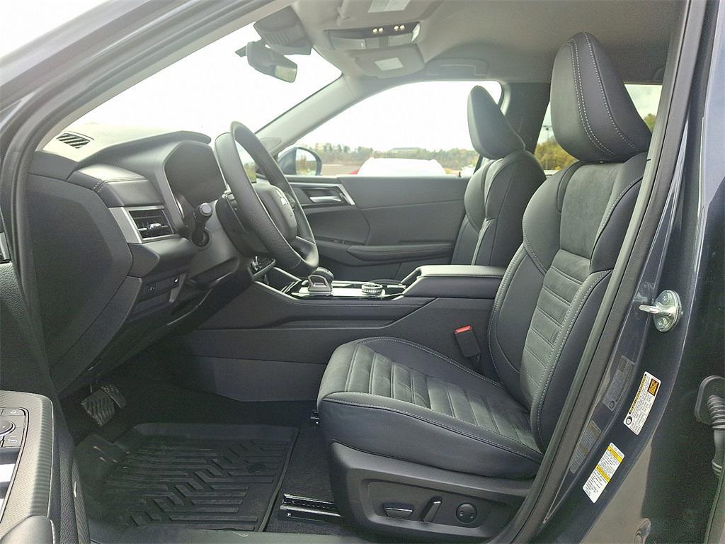 new 2025 Mitsubishi Outlander car, priced at $32,965