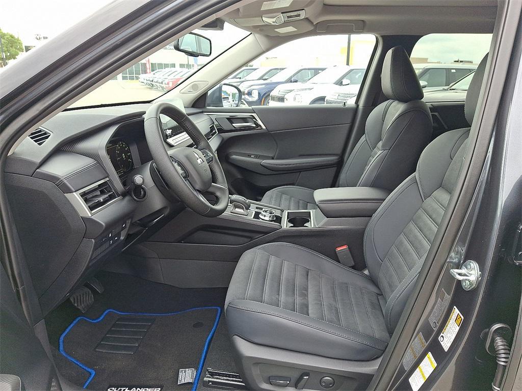new 2025 Mitsubishi Outlander PHEV car, priced at $40,560