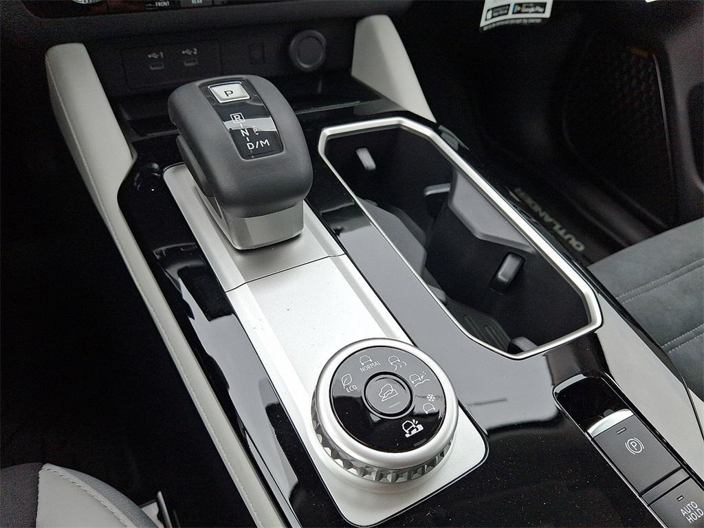 new 2025 Mitsubishi Outlander car, priced at $35,360