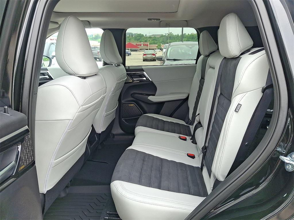 new 2025 Mitsubishi Outlander car, priced at $35,360