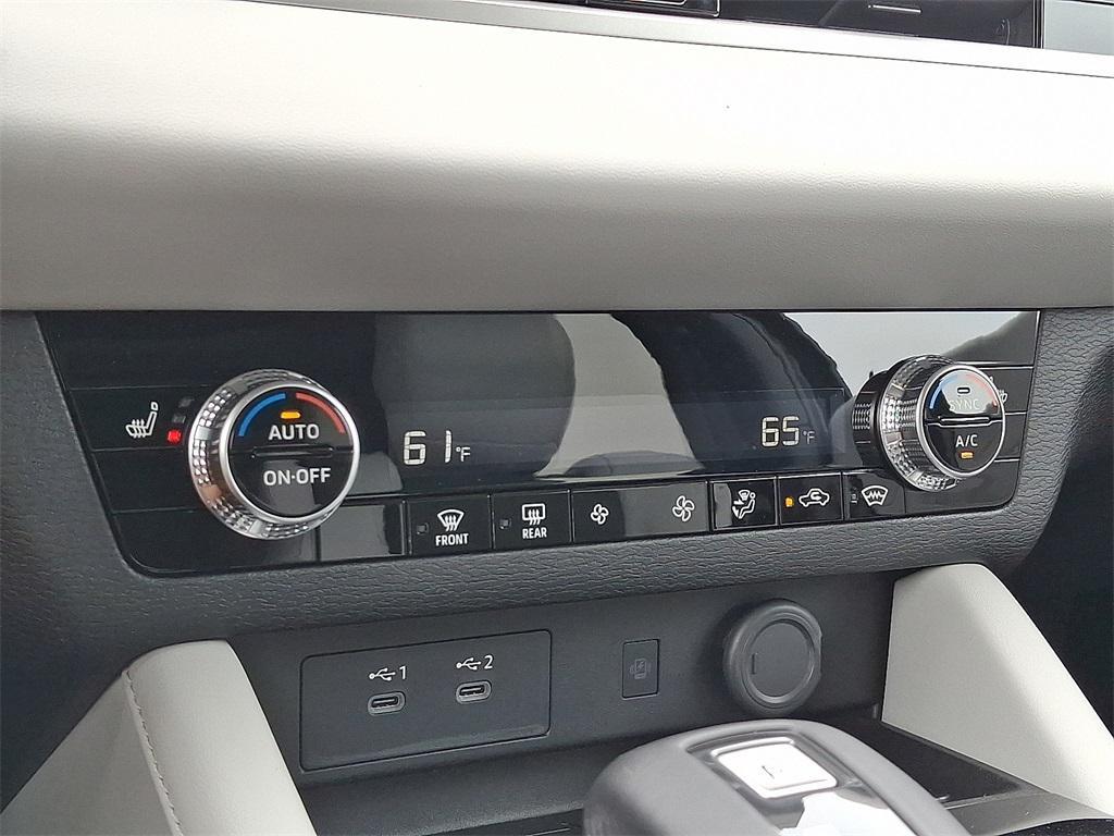 new 2025 Mitsubishi Outlander car, priced at $35,360