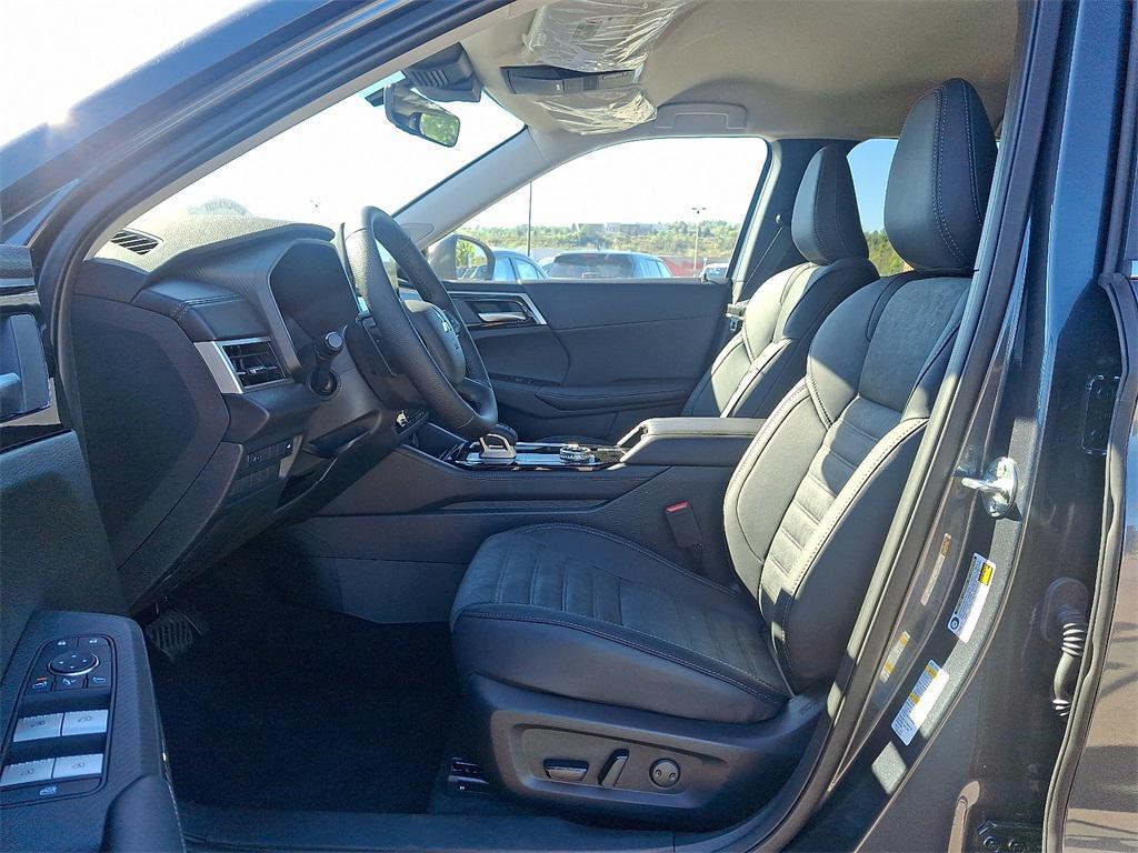 new 2025 Mitsubishi Outlander car, priced at $32,970