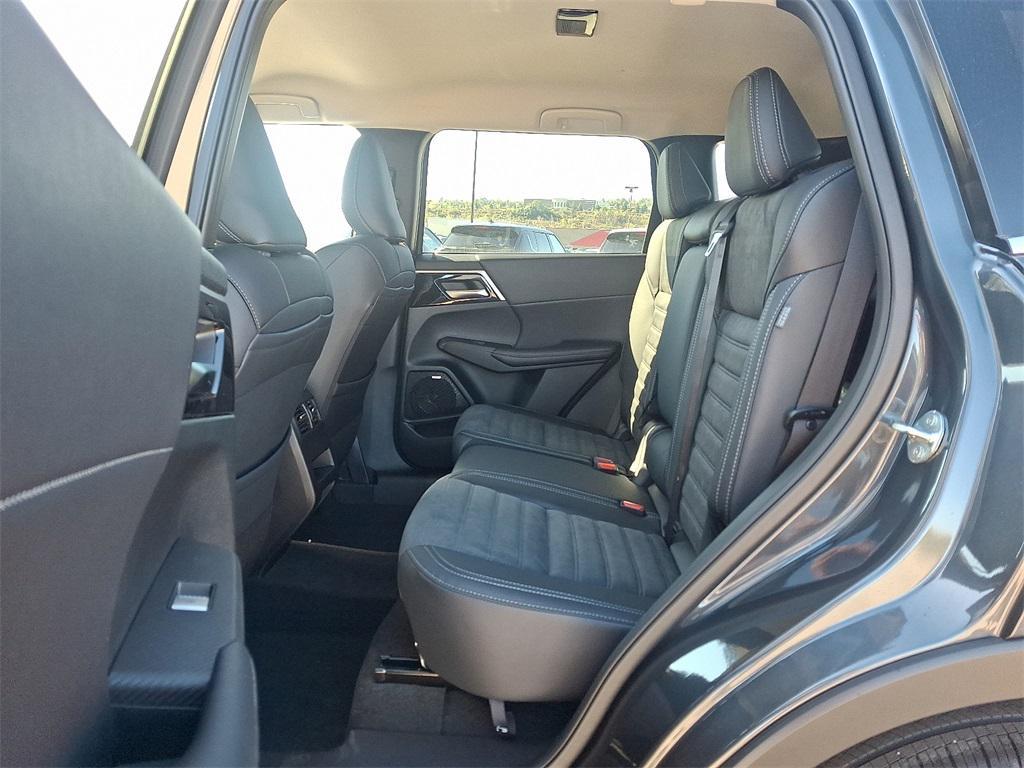 new 2025 Mitsubishi Outlander car, priced at $32,970
