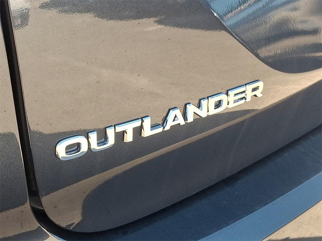 new 2025 Mitsubishi Outlander car, priced at $32,970