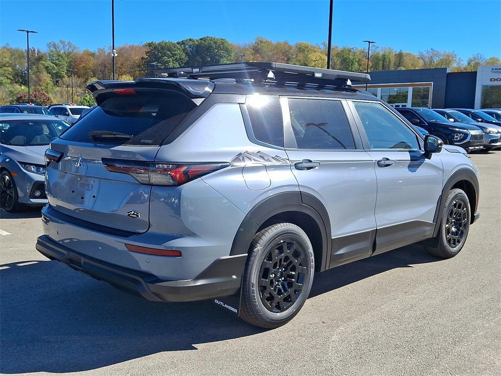 new 2025 Mitsubishi Outlander car, priced at $39,115