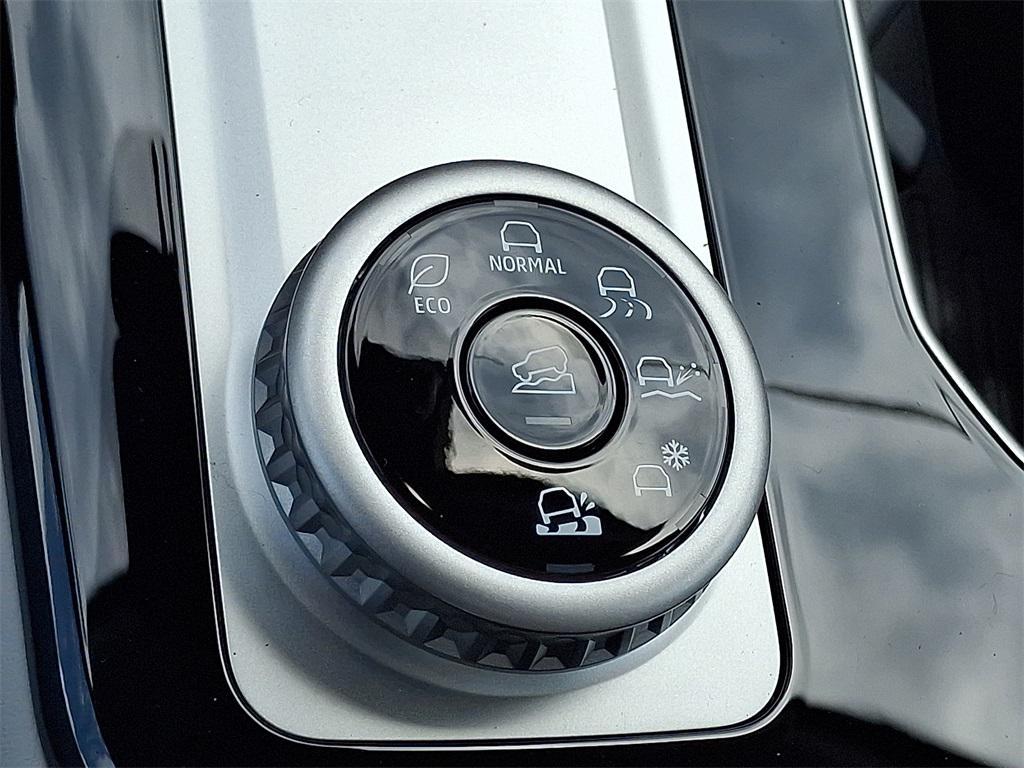 new 2025 Mitsubishi Outlander car, priced at $35,735