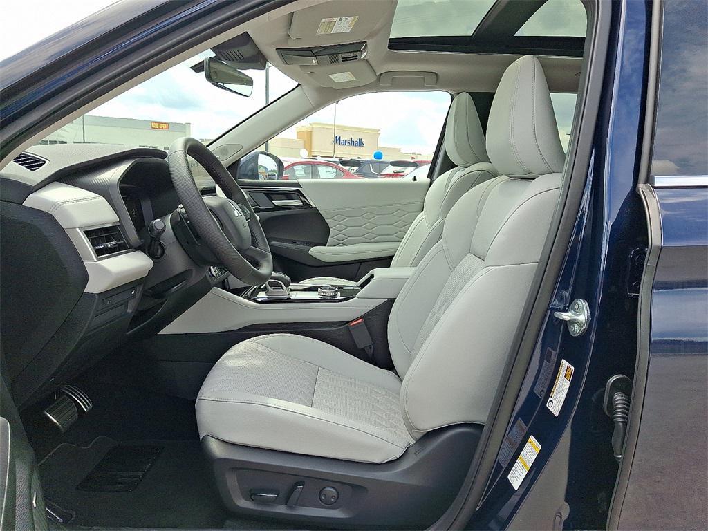 new 2025 Mitsubishi Outlander car, priced at $35,735