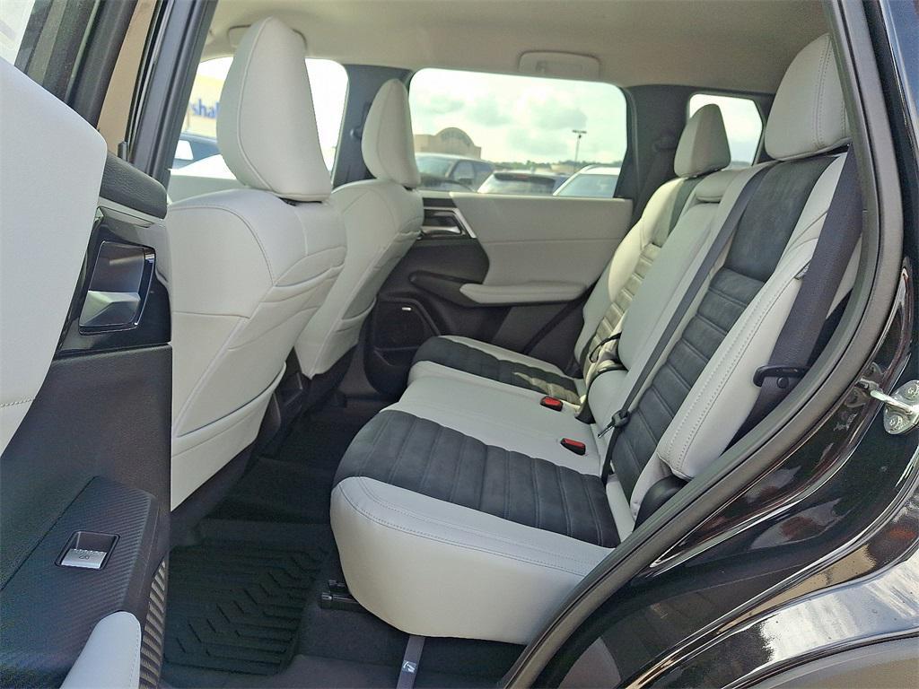 new 2025 Mitsubishi Outlander car, priced at $33,645