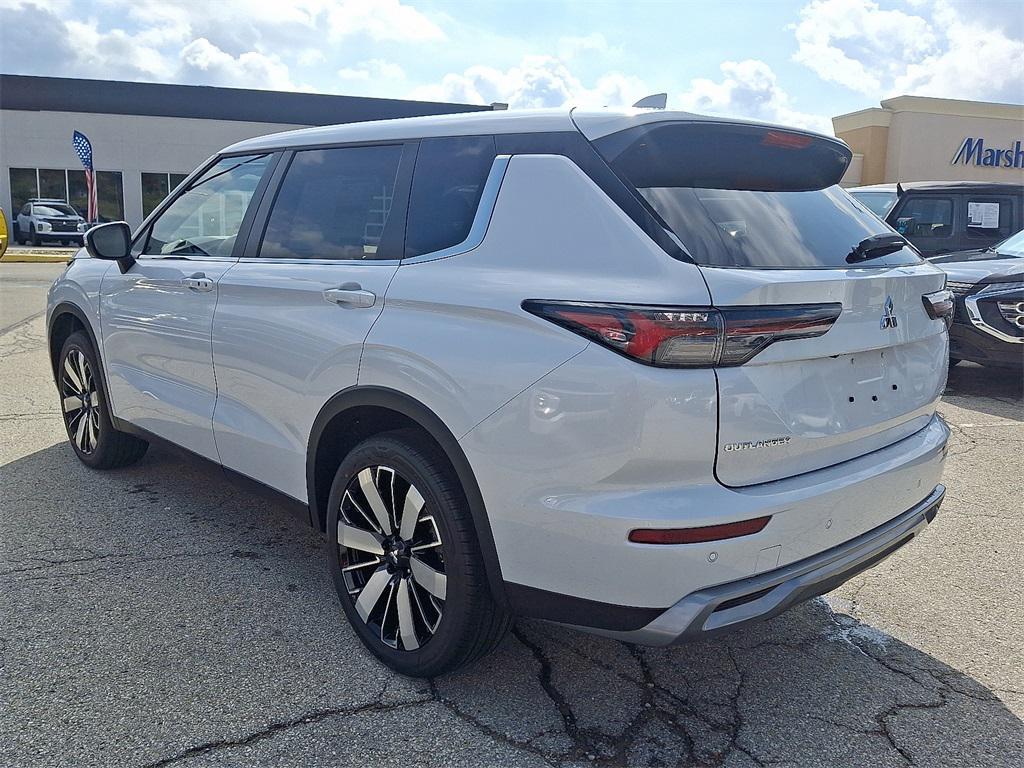 new 2025 Mitsubishi Outlander car, priced at $33,900