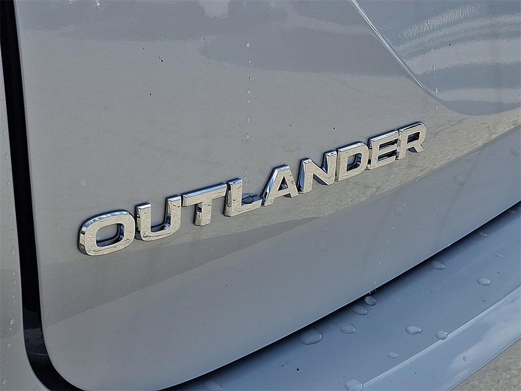 new 2025 Mitsubishi Outlander car, priced at $33,900