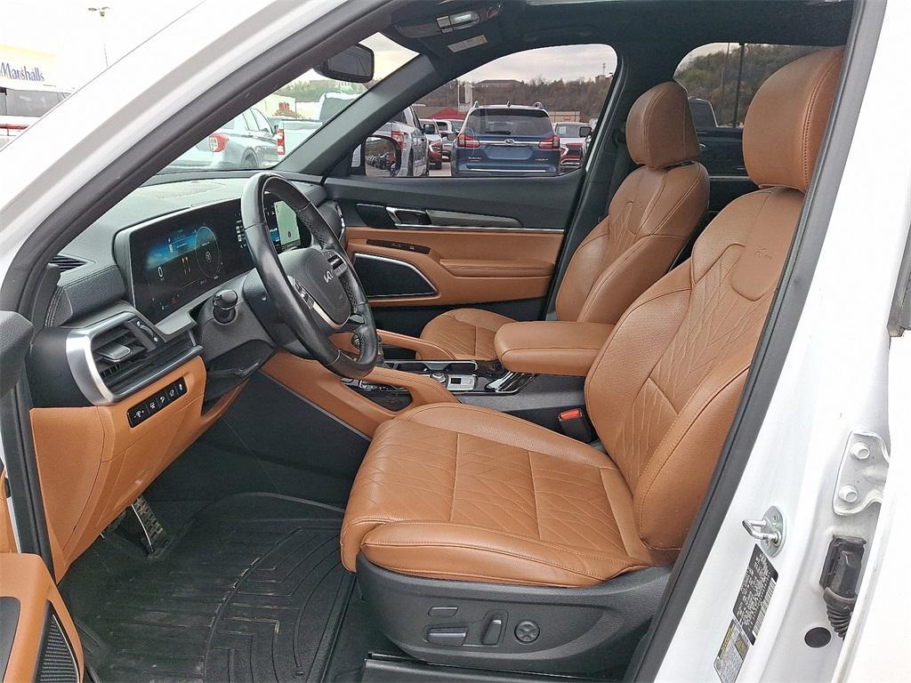 used 2023 Kia Telluride car, priced at $35,392