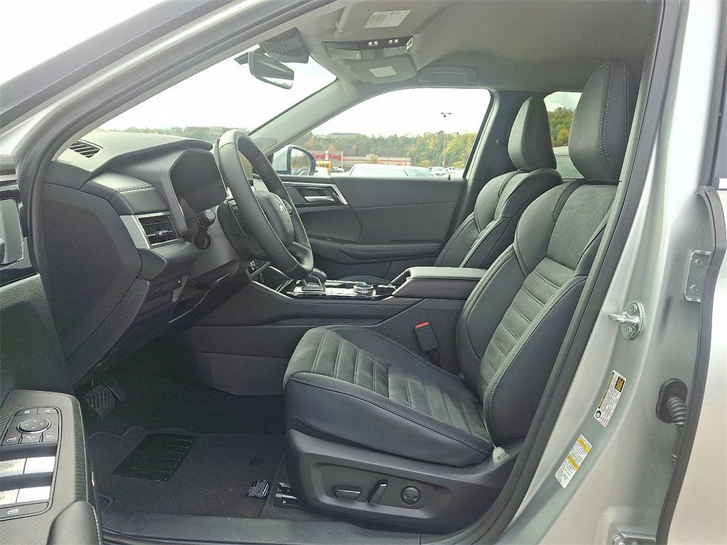 new 2025 Mitsubishi Outlander car, priced at $32,960