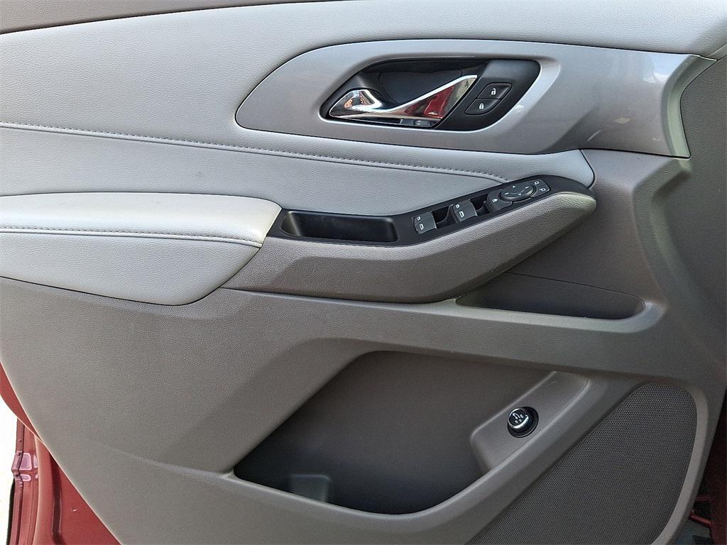 used 2020 Chevrolet Traverse car, priced at $22,900