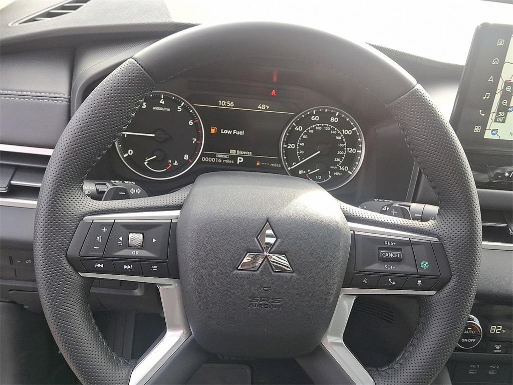 new 2025 Mitsubishi Outlander car, priced at $39,115