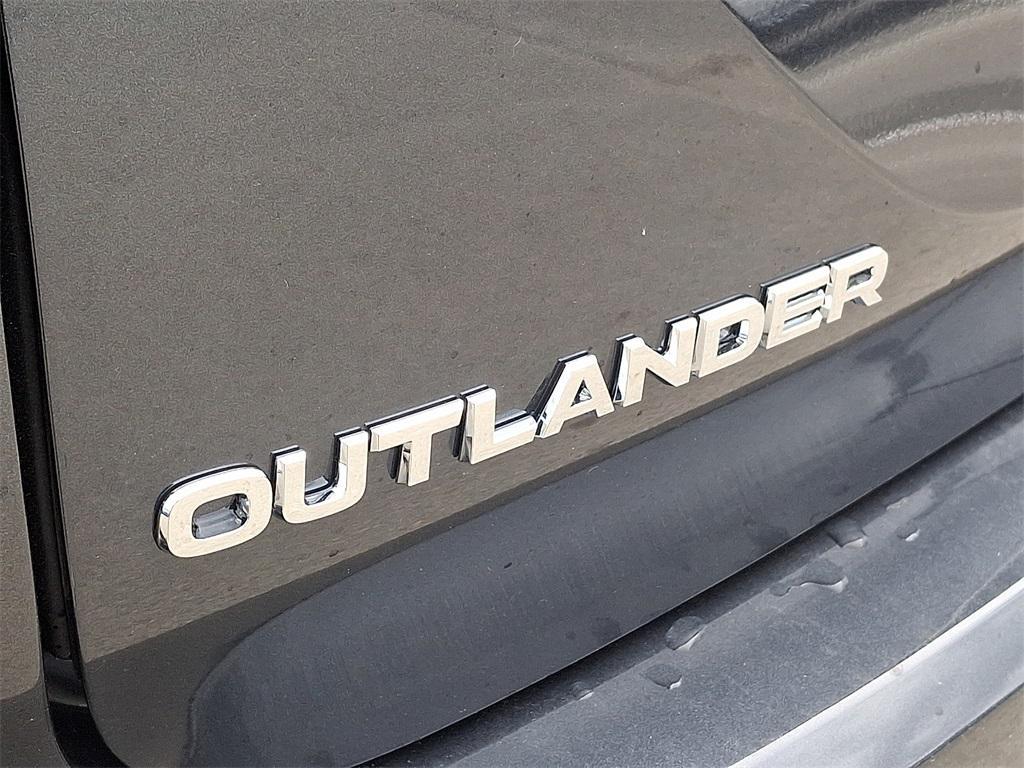 new 2025 Mitsubishi Outlander car, priced at $32,965