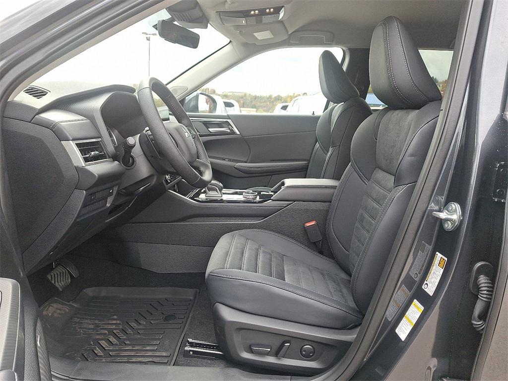 new 2025 Mitsubishi Outlander car, priced at $32,965