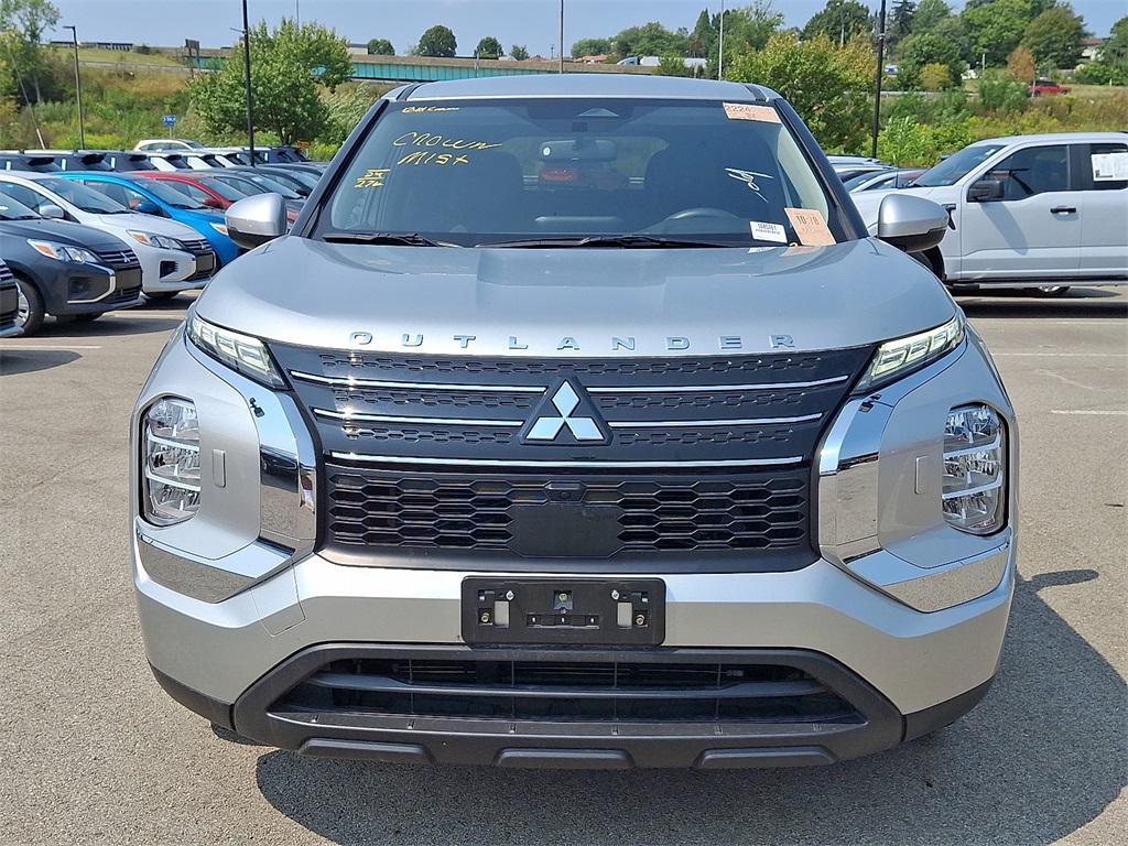 used 2024 Mitsubishi Outlander car, priced at $25,900