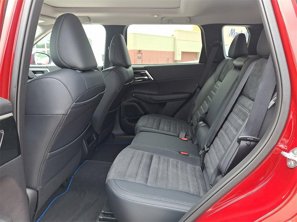 new 2025 Mitsubishi Outlander PHEV car, priced at $38,115