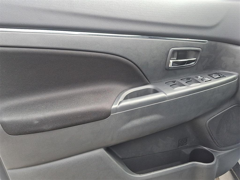 new 2025 Mitsubishi Outlander Sport car, priced at $27,315