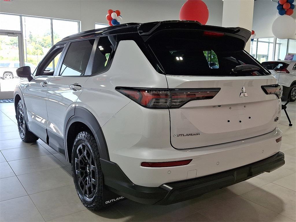 new 2025 Mitsubishi Outlander car, priced at $37,485